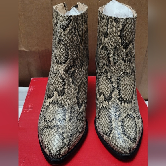 Zigi Soho Harlan Beige Black Snake Zip-up 7.5M Boots - Picture 6 of 9